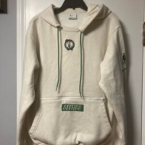 Men’s Large Boston Celtics Courtside Heavyweight Pullover Hoodie
